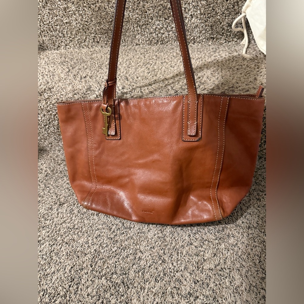 Fossil Sydney shopper